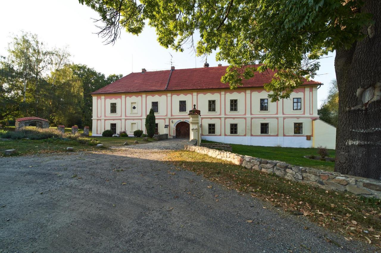 Penzion Zámek Lešany Netvořice Esterno foto